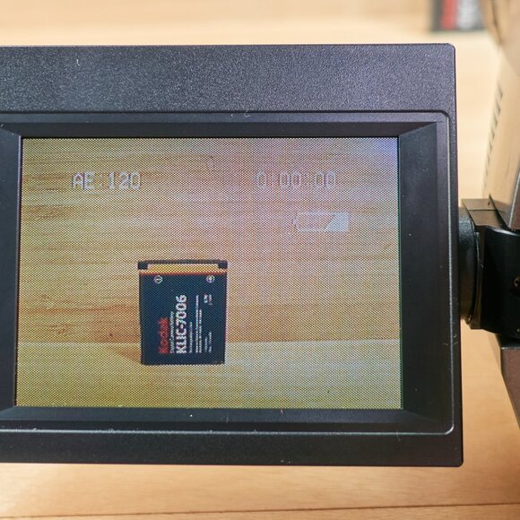 Hitachi VM-E635LA 8mm Video Camera Camcorder / Made in Japan / Tested - Picture 7 of 9